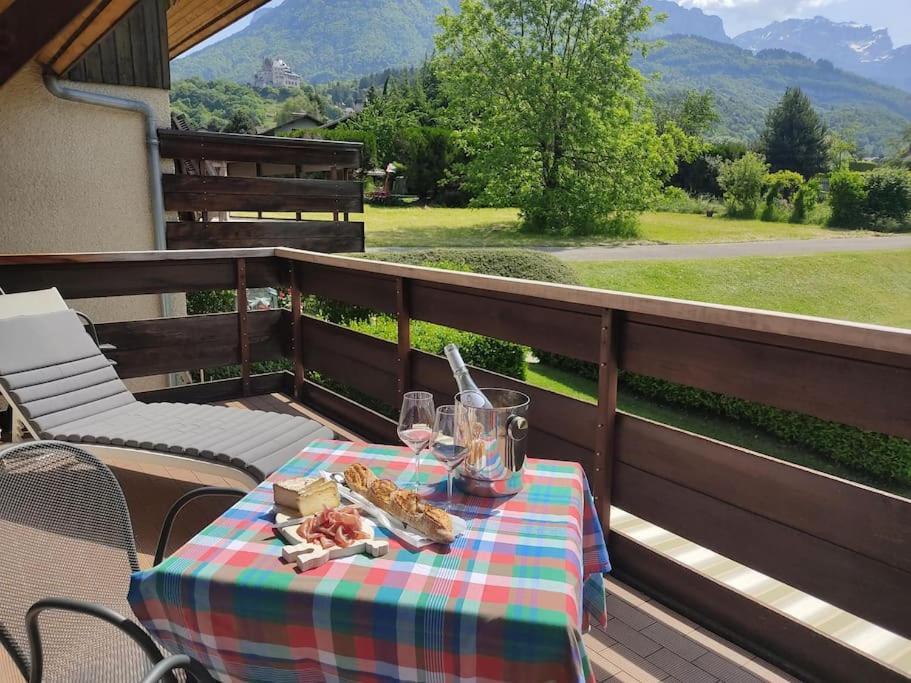Bel Appartement Au Calme A 5 Minutes Du Village Menthon-Saint-Bernard Bagian luar foto